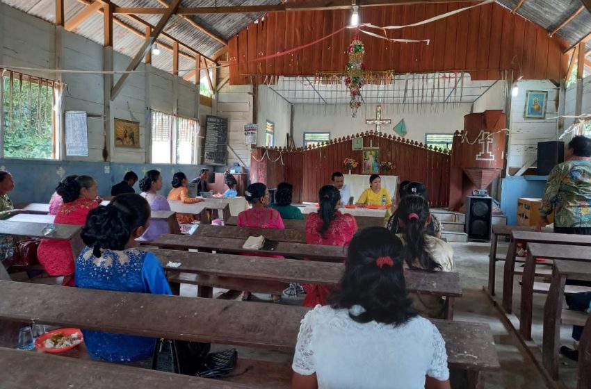  120 Anak Tangga Menuju Gereja HKBP Sigalapang