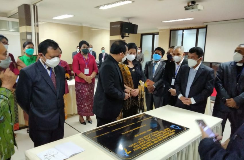  Ephorus Menandatangani Prasasti Rumah Dinas HKBP Tanjung Priok