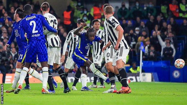  The Blues Chelsea Meremukkan Si Nyonya Tua 4-0