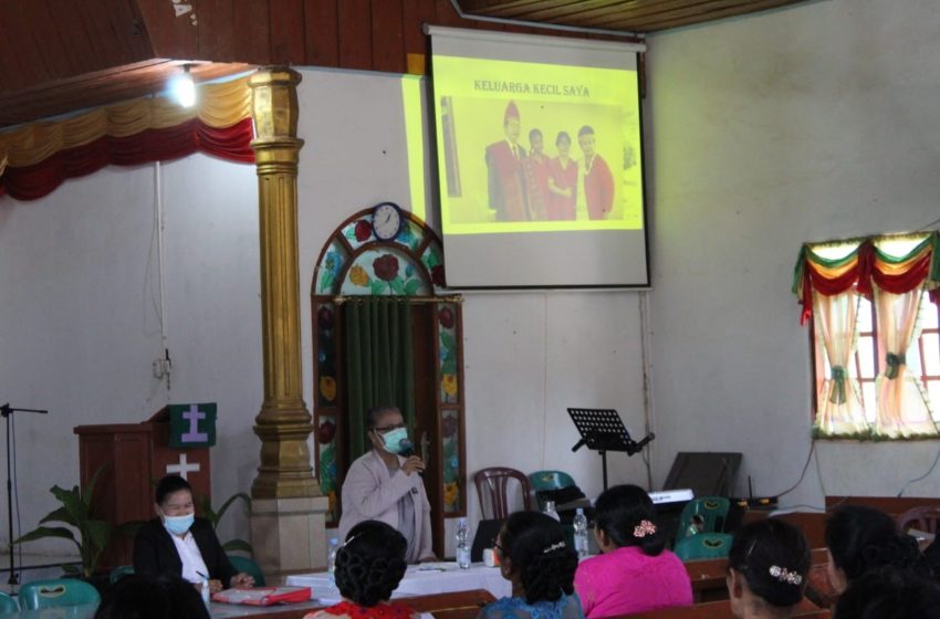  Kadep Diakonia HKBP Pdt. Debora Sinaga: “Tanah Itu Kudus!”