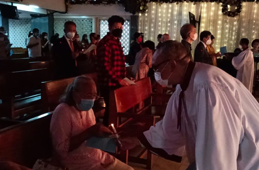  Padamnya Listrik Mewarnai Ibadah Malam Natal di HKBP Kebayoran Baru