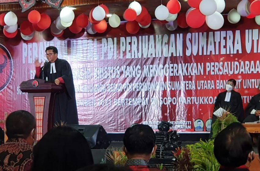  Pdt. Deonal Sinaga Memimpin Perayaan Natal PDI Perjuangan Sumatera Utara