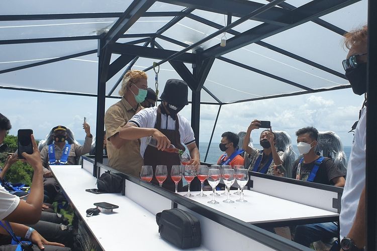  Ngopi di atas Awan Menggunakan Gondola Dihentikan