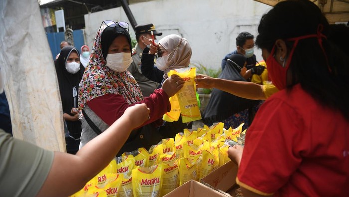  Belum Semua Ritel Jual Minyak Goreng Rp 14 Ribu