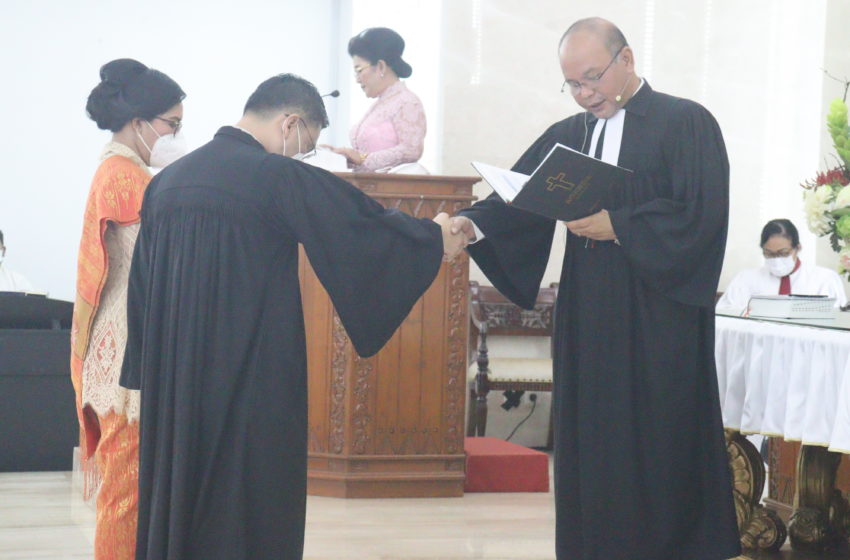  Pemberangkatan Pdt. Mangara Pakpahan dari HKBP Duren Sawit