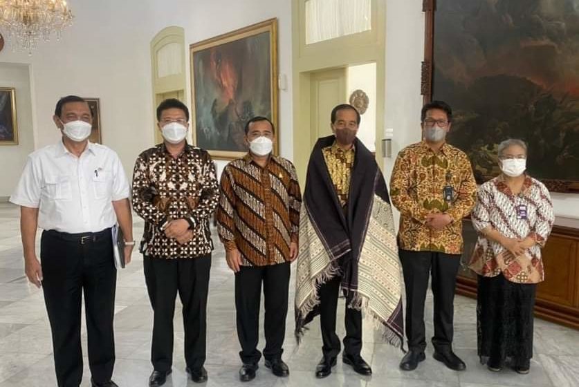  Presiden Jokowi Diulosi Ephorus HKBP
