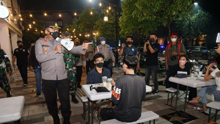  120 Tempat Usaha Di Jakarta Diberi Sanksi Akibat Tidak Taat Prokes