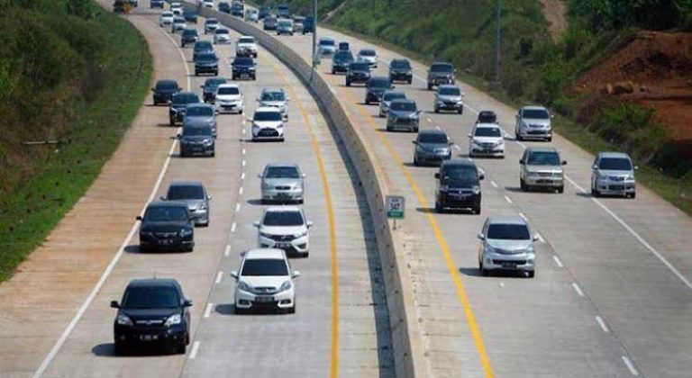  One Way Tol Cikampek Diberhentikan Sementara