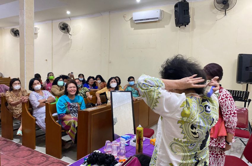  Cantik Tidak Harus Mahal! Pelatihan PPD Kepada Kaum Ibu di HKBP Exaudi Bojong Rangkong