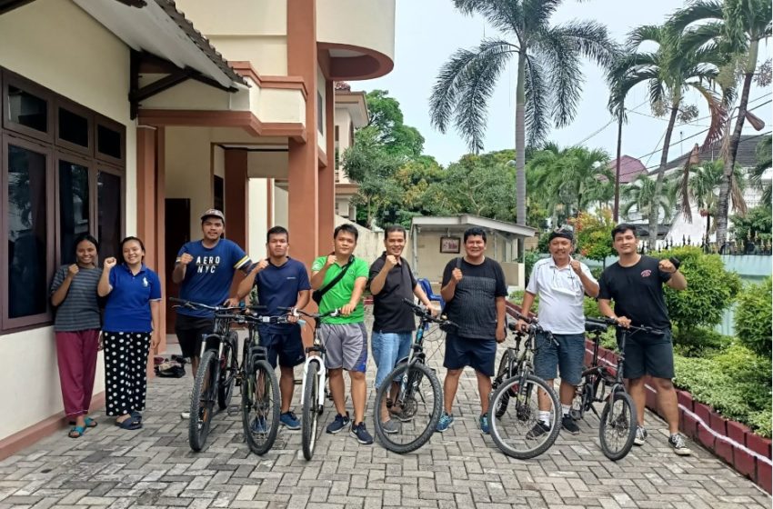  Santai Namun Bermakna! Klub Gowes HKBP Parsaoran Menyambangi Praeses Henri Napitupulu