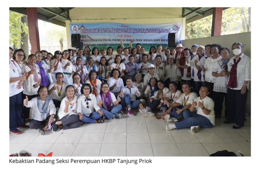  Penuh Keceriaan, Kebaktian Padang Seksi Perempuan HKBP Tanjung Priok