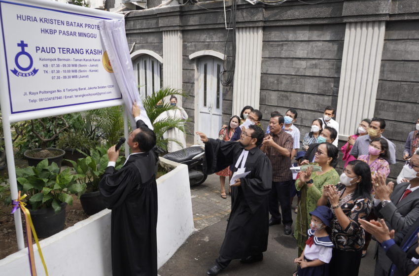  Praeses Bernard Manik Resmikan PAUD Terang Kasih HKBP Pasar Minggu