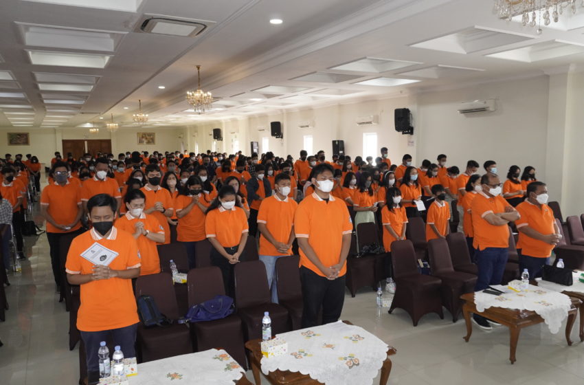  Ibadah Awali Youth Gathering Remaja Dan Naposobulung HKBP Distrik VIII DKI Jakarta