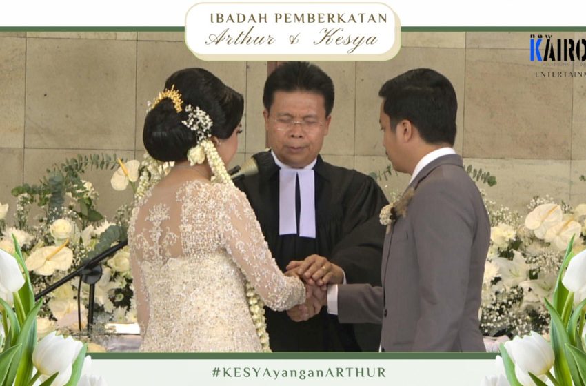  Berkati Pernikahan Arthur dan Kesya, Sekjen HKBP Doakan Mempelai Berakar Di Dalam Tuhan