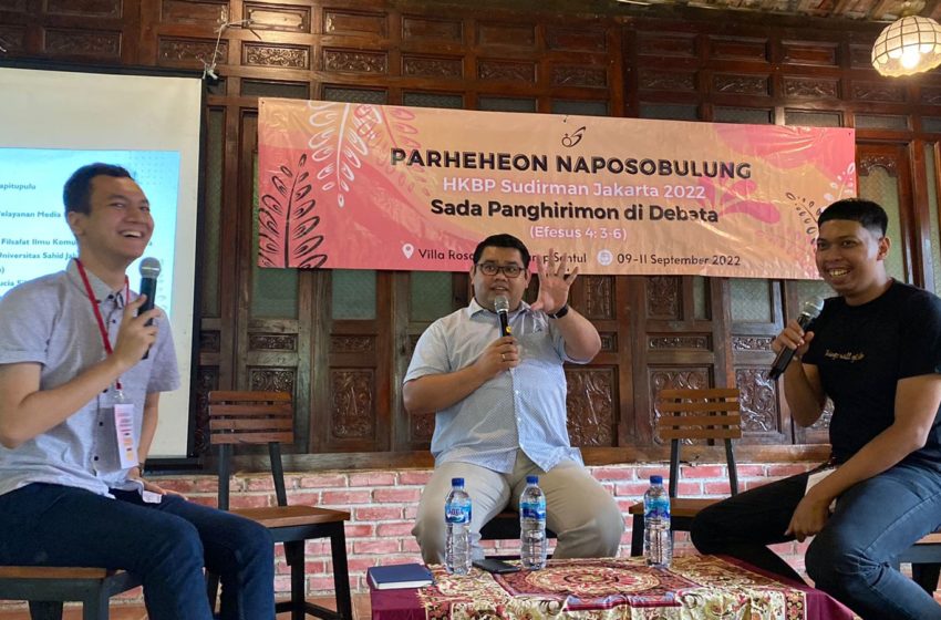  Retreat NHKBP Sudirman Membangkitkan Semangat “Parheheon.” Pdt. Frengki Napitupulu Menjadi Narasumber.