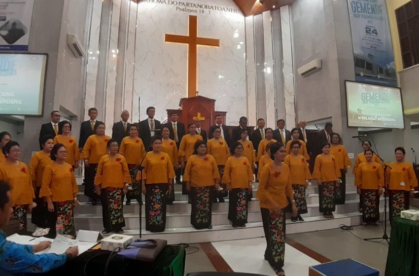  HKBP Perumnas Klender “Sehati dalam Nada” Gelar Festival Paduan Suara Gemende