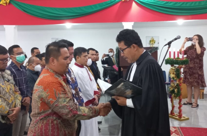  Didominasi Kaum Muda, Pdt. Albert Manalu Melantik Panitia Pembangunan HKBP Ressort Pondok Kelapa