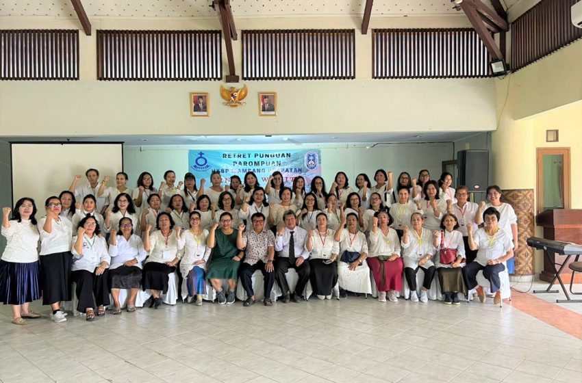  Seksi Parompuan HKBP Mampang Prapatan Retreat Bersama Menjadi Wanita Tangguh