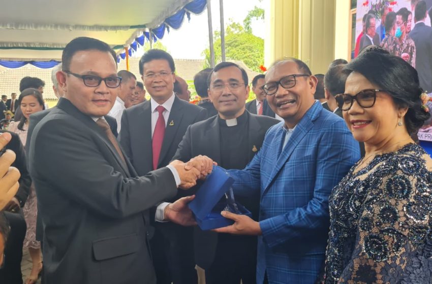  Pontas Pane Menerima Penghargaan Person of The Year HKBP Tahun 2022