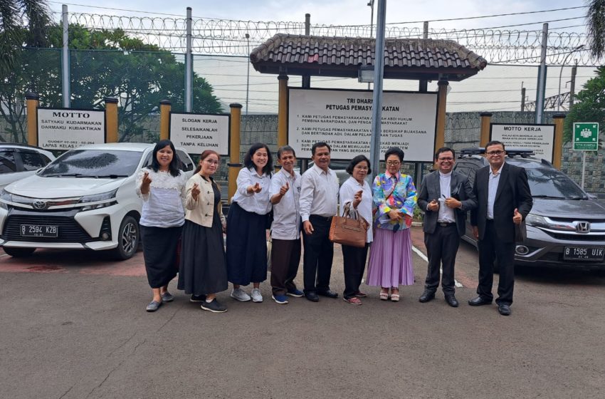  Praeses Bernard Manik Memimpin Pelayanan Tim Evangelis Distrik ke LAPAS Cipinang