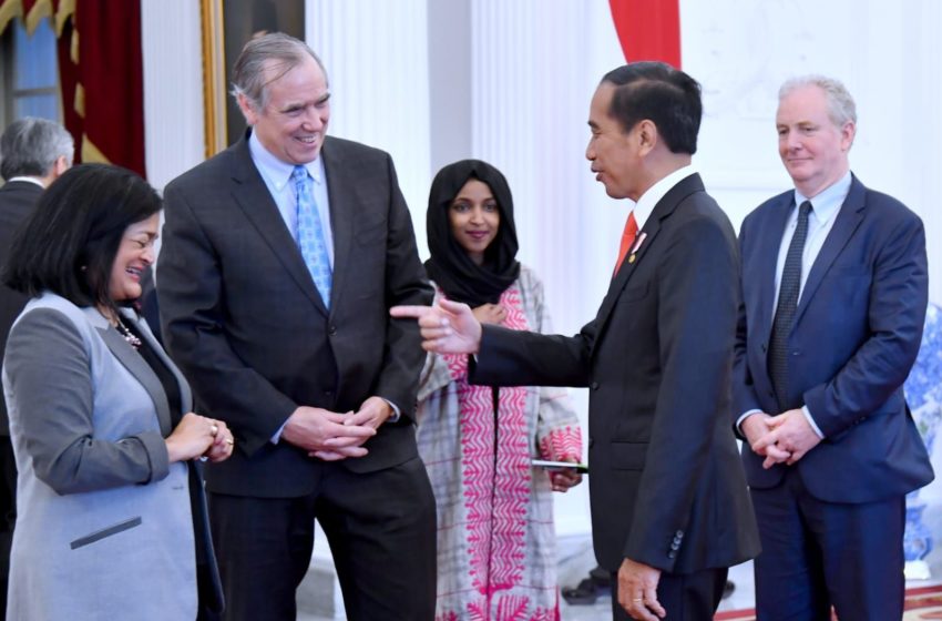  Presiden Jokowi Terima Anggota Kongres AS di Istana Merdeka