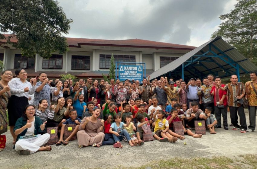  Bakti Paskah Di Panti Asuhan Elim, Kadep Diakonia Sambut Punguan Ama HKBP Agape Muara Fajar