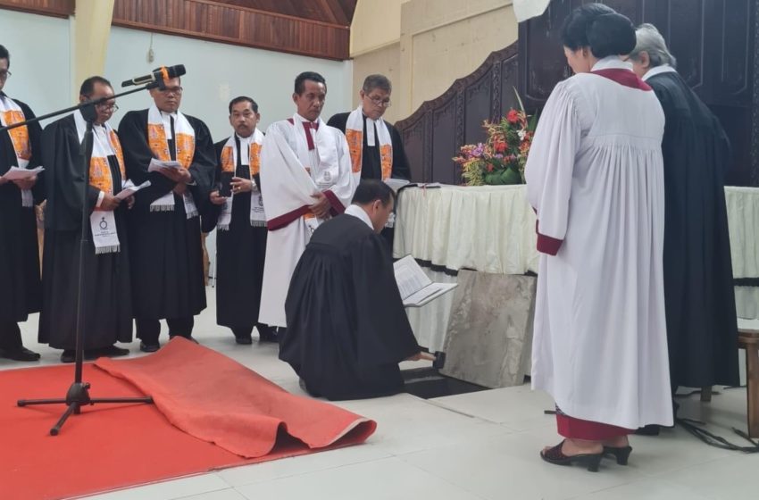  Ephorus HKBP Melayani Paskah dan Ibadah MBO HKBP Pangkalan Bun Kobar Kalsel