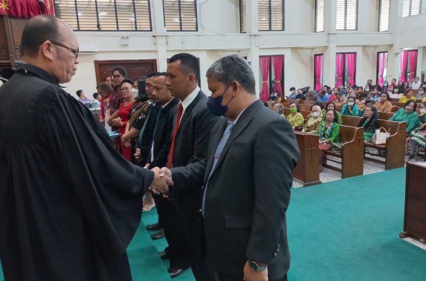  Minggu Pentakosta, Pdt. Nikson Siburian Lantik Panitia HUT 64 HKBP Petojo. Pdt. Frengki Napitupulu Pelayan Firman.