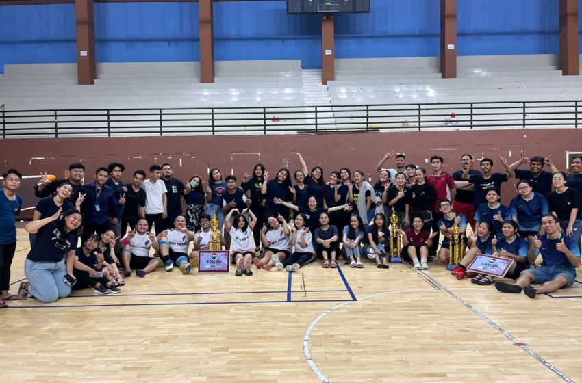  Sukses! Turnamen Badminton Naposobulung HKBP Ancol Podomoro Dihadiri Ratusan Orang