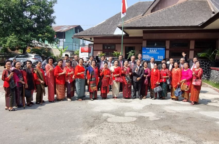  Kunjungan Rohani Seksi Lansia HKBP Pulomas, Mempererat Tali Persaudaraan di HKBP Sukabumi