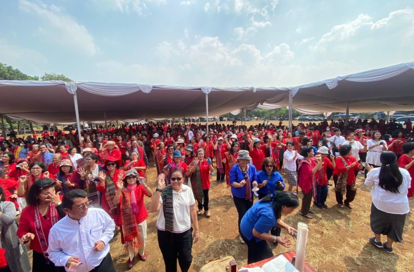  Ina Hanna Gelar Kebaktian Padang di Buperta Cibubur. Dihadiri Seribuan Peserta.