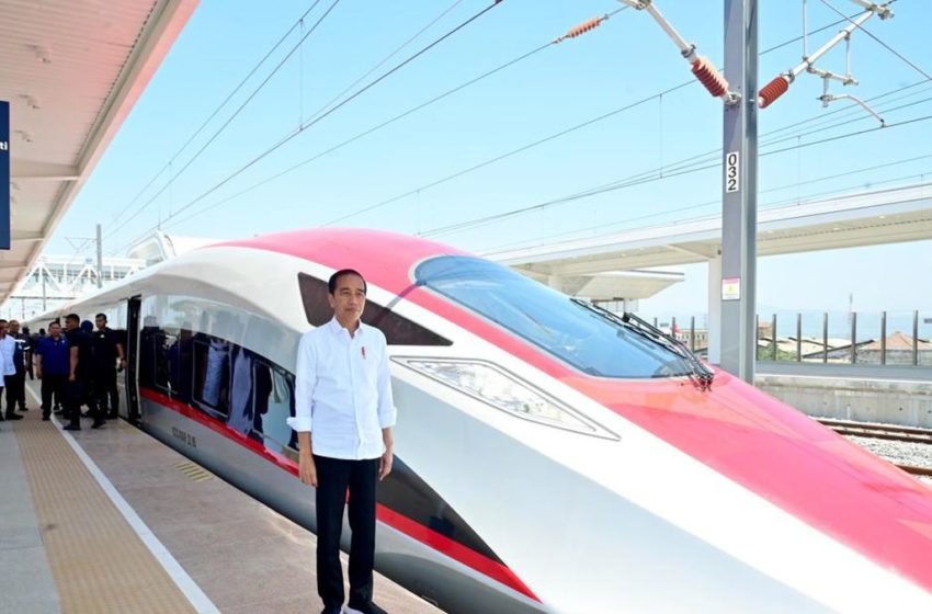  Jajal Kereta Cepat Ngebut 350 Km/Jam, Presiden Jokowi : Tak Terasa!