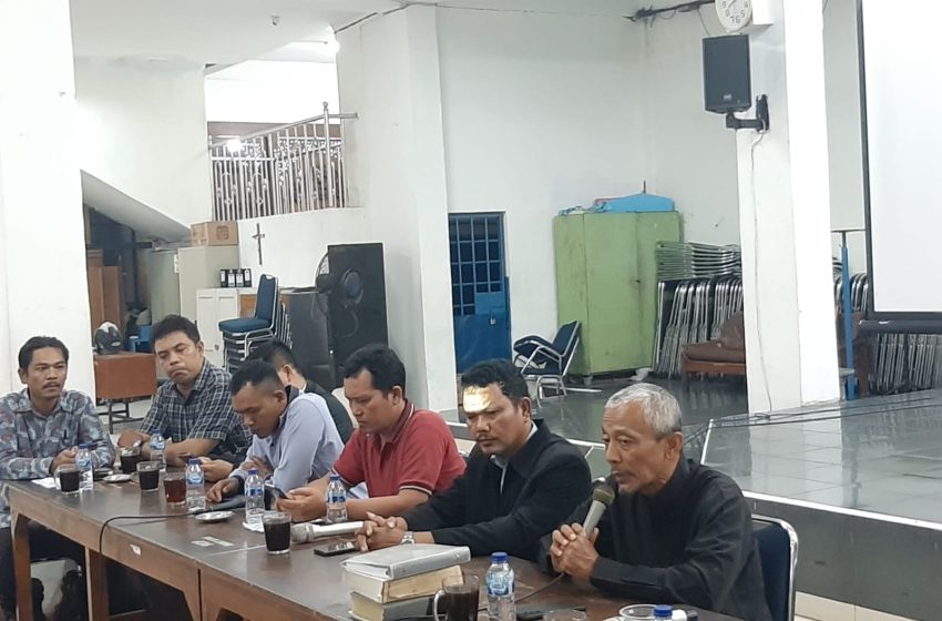  Pdt. Erwin Marbun Pimpin Rapat Panitia Pesta Gotilon dan HUT 38 HKBP Serang