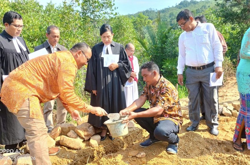  Praeses Donda Simanjuntak Pimpin Peletakan Batu Pertama HKBP  Pospel Panangkalan