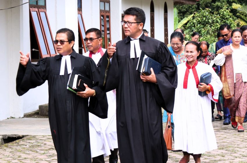  Kadep Koinonia HKBP Pimpin Ibadah Minggu di HKBP Sibuluan