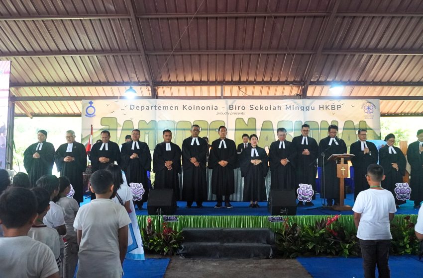 Ephorus HKBP Pdt. Dr. Victor Tinambunan Buka Jambore Nasional Anak Sekolah Minggu HKBP 2025 di GGCA