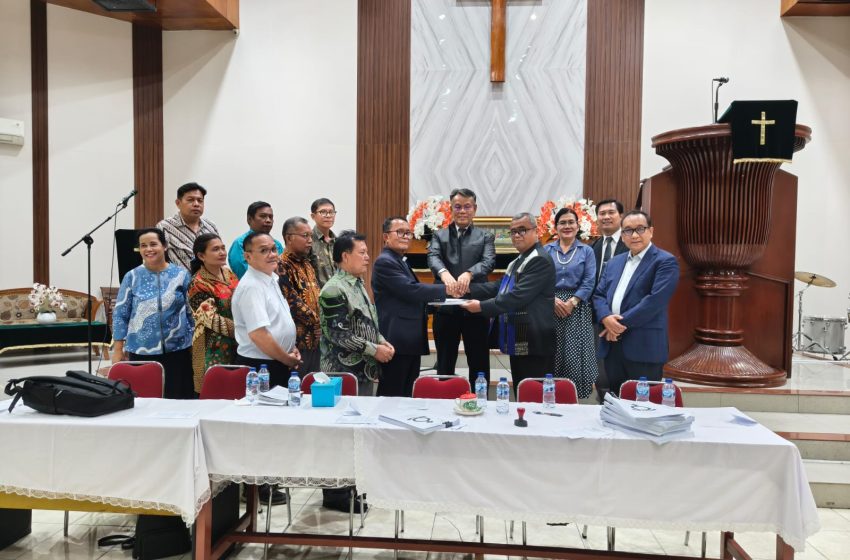  Praeses Distrik Jakarta Berangkatkan Pendeta Pensiun, Lantik Pendeta HKBP Resort Warakas