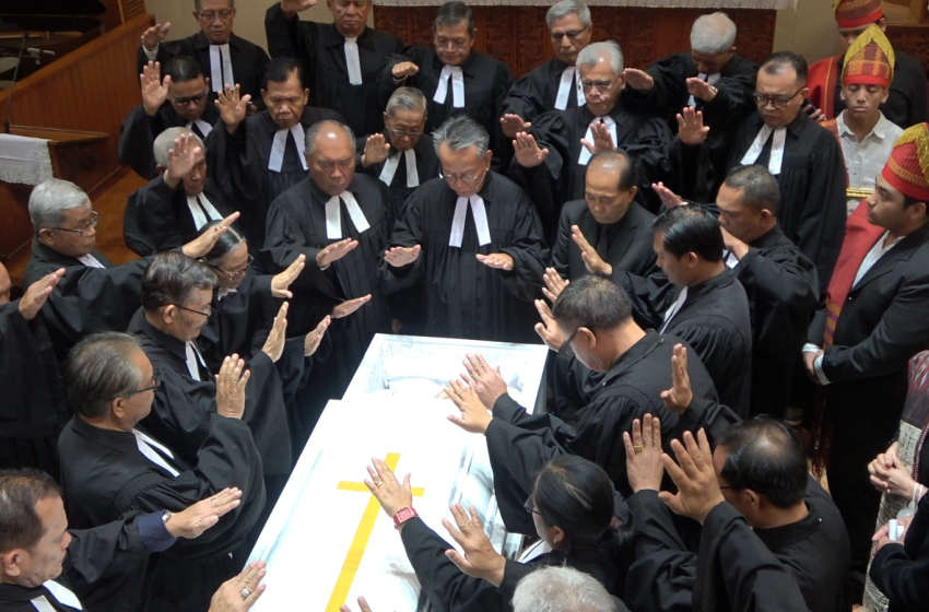  Ibadah Tutup Peti dan Pelepasan Jenazah Pdt. Immanuel V. T. Simatupang