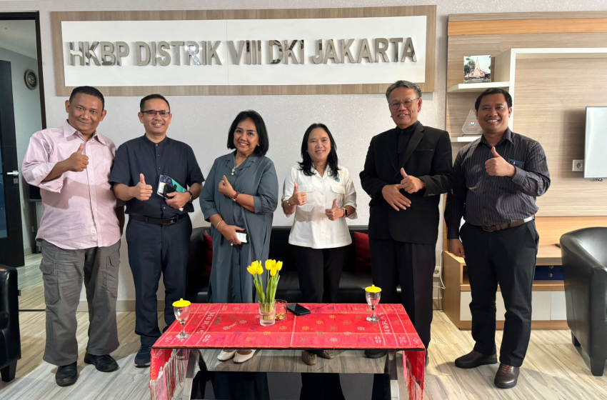 Perkuat Gerakan Pilah Sampah, Praeses HKBP Distrik VIII DKI Jakarta Sambut Kunjungan KLH / BPLH