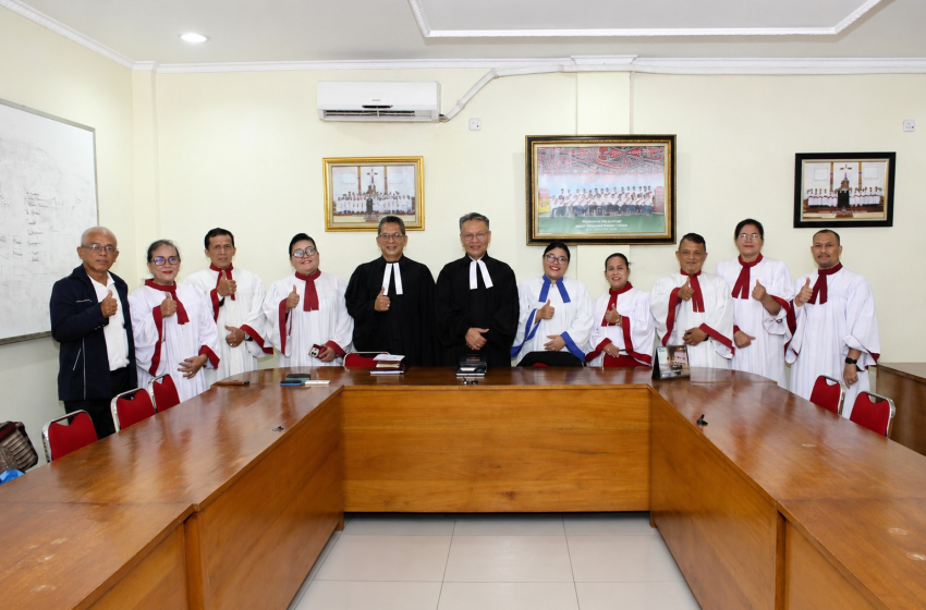 Jangan Ragu Memberikan Yang Terbaik, Seruan Praeses DKI Dalam Kunjungan Pastoral di HKBP Tanjung Priok Timur