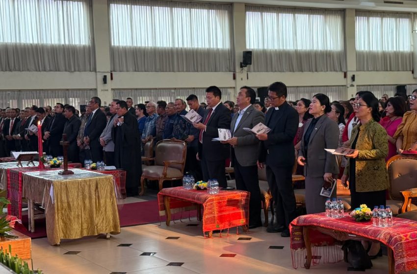  IBADAH DAN RAPAT PARIPURNA PANITIA HUT 165 HKBP